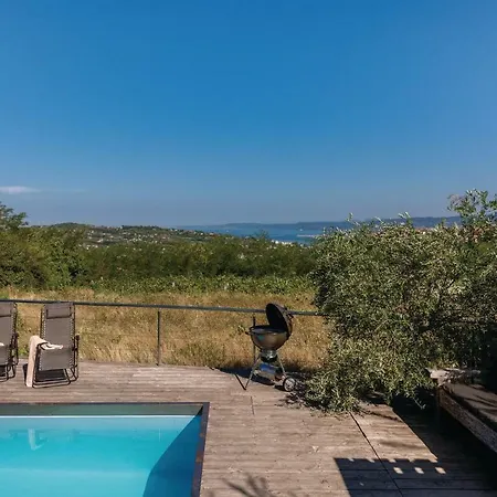 Three-bedroom Holiday In Σπίτι διακοπών Hrvatini
