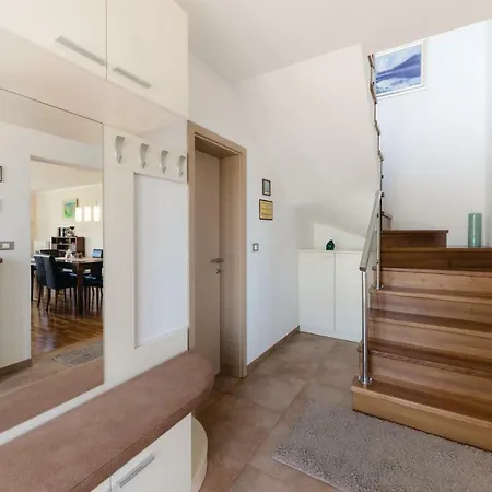 Σπίτι διακοπών Three-bedroom Holiday In